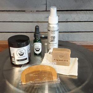 Beard grooming set